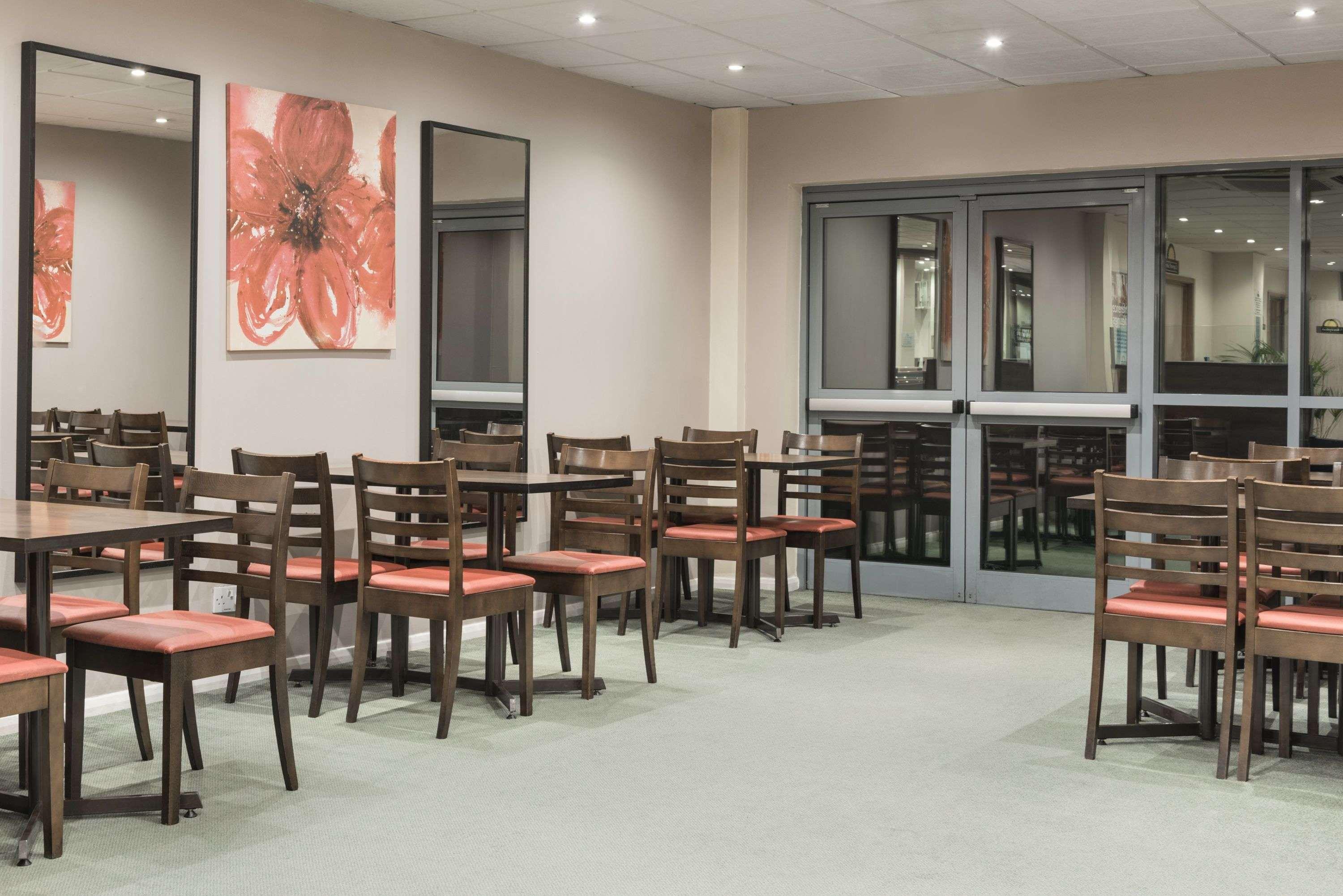 Days Inn By Wyndham Donington Castle Donington Exterior photo