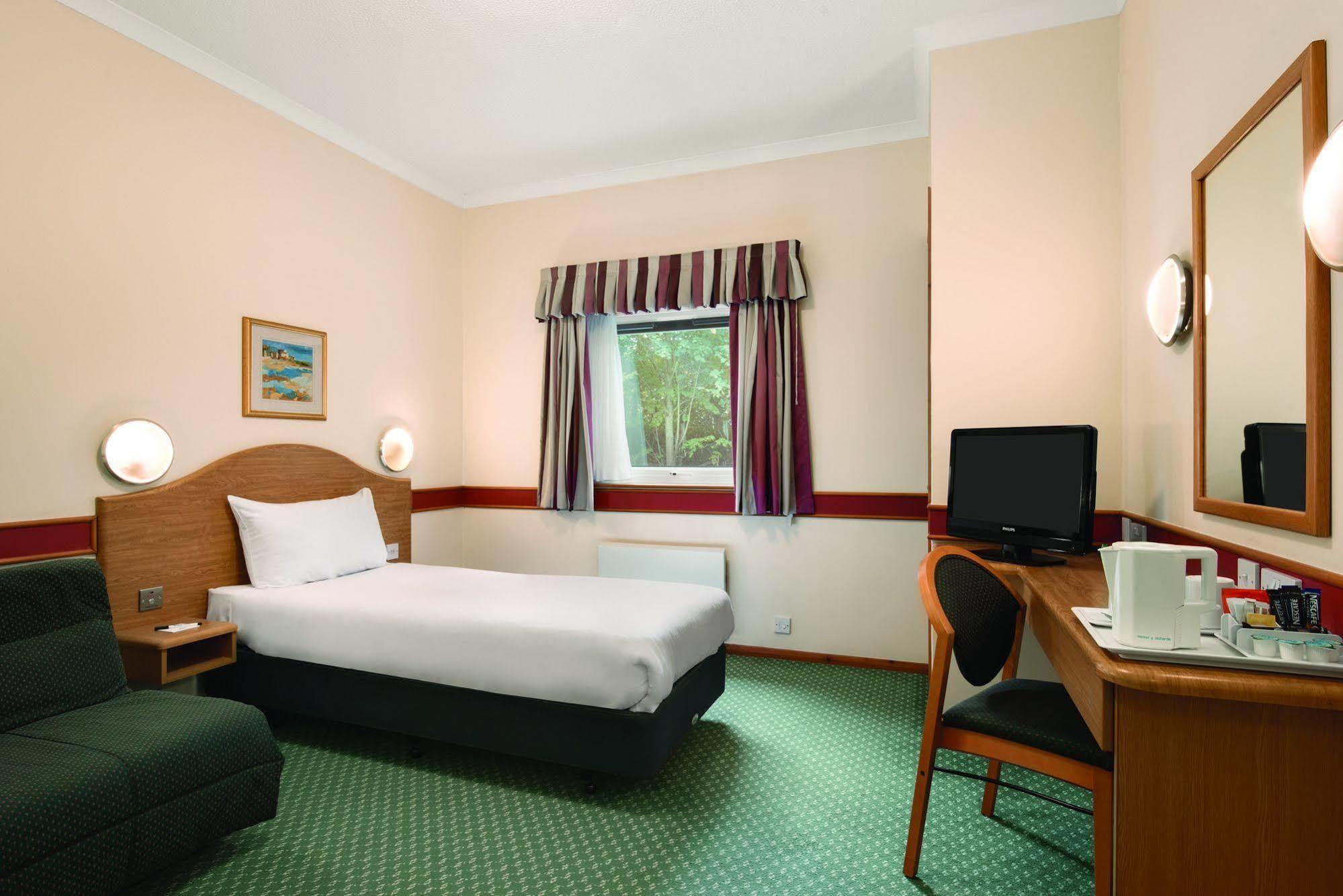 Days Inn By Wyndham Donington Castle Donington Exterior photo