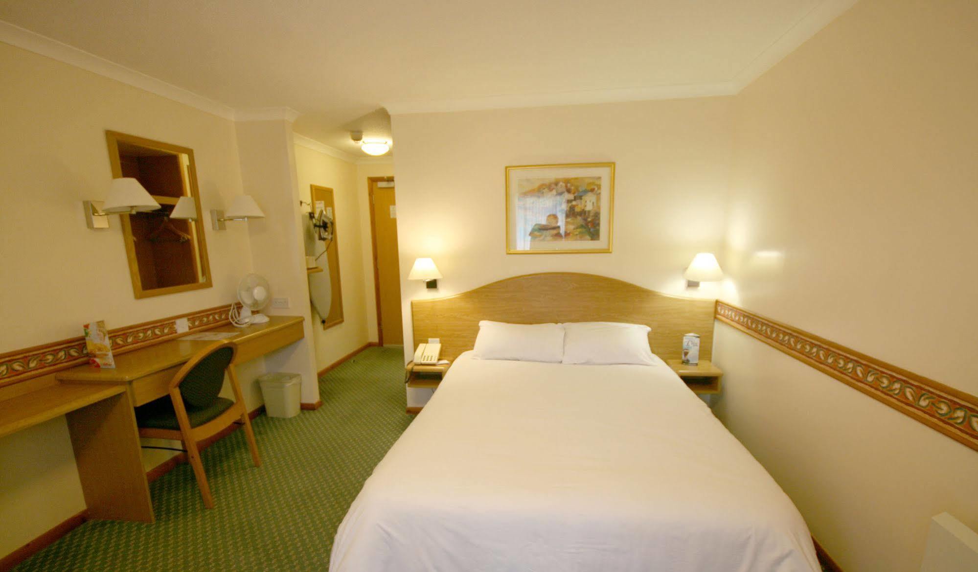 Days Inn By Wyndham Donington Castle Donington Exterior photo