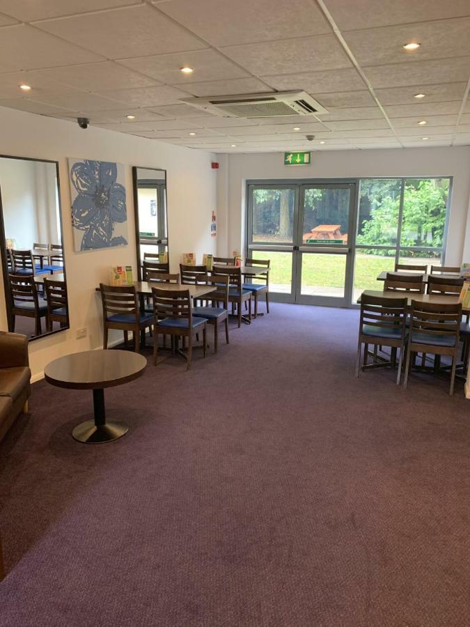 Days Inn By Wyndham Donington Castle Donington Exterior photo